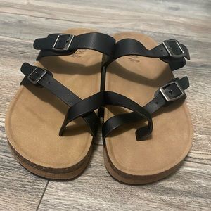 Brand new. They have been sitting in my closet for a while now.